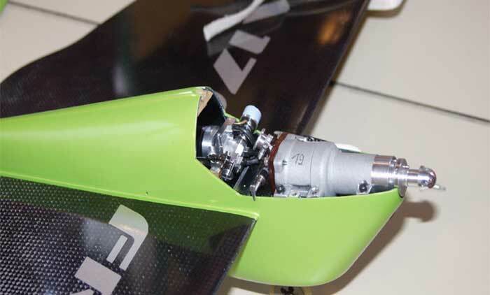 Avion de Team Racing sans capot. Aile et fuselage en carbone.